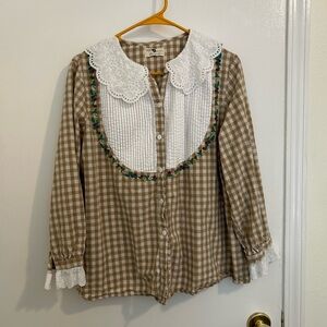 Vintage Tan Gingham Button-Front Top with Lace Collar
